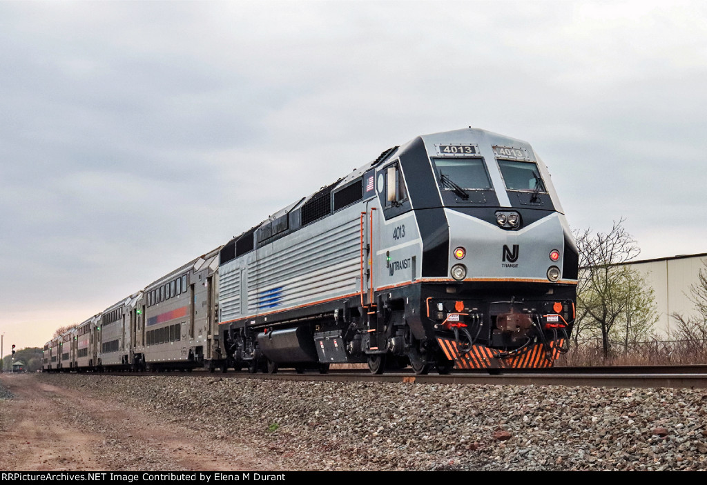 NJT 4013 on train 5508